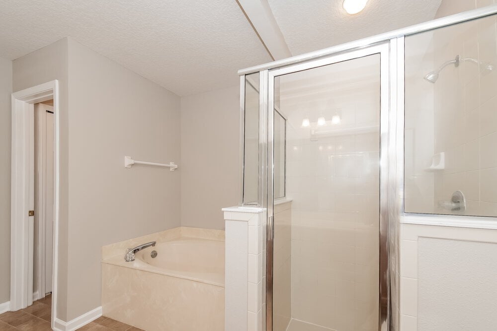 Building Photo - 2120 Sotterley Ln