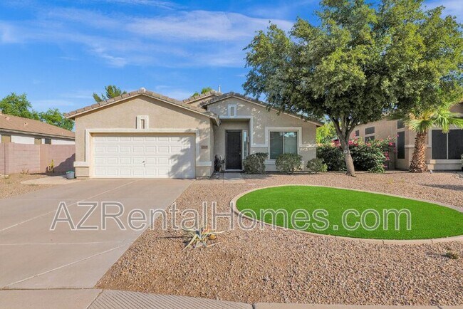 Building Photo - 2190 E Augusta Ave