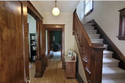 Entry way - 1121 6th St S