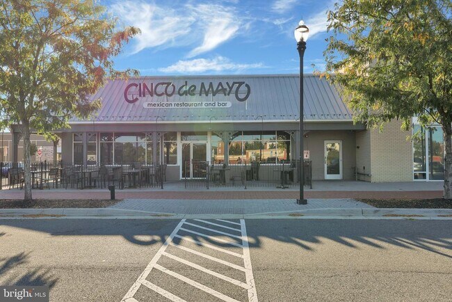 Building Photo - 111 Chevy Chase St