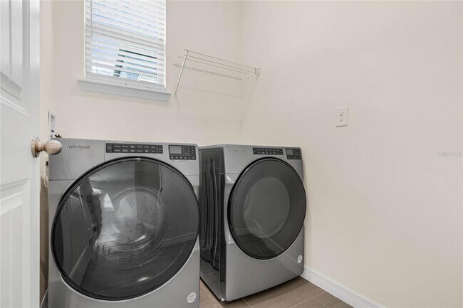 Building Photo - 11150 Sound Shr Dr