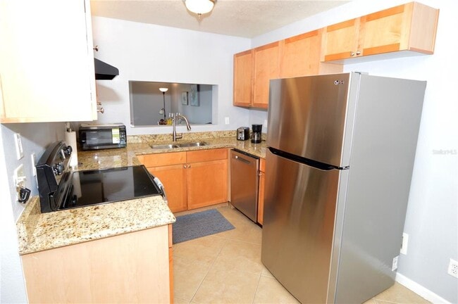 Building Photo - 3837 Pompano Dr SE