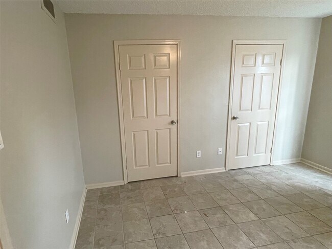 Building Photo - 2120 El Paseo St