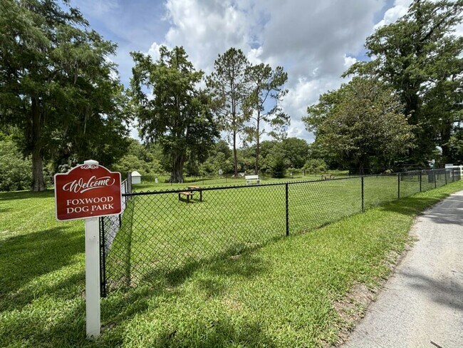 Building Photo - 2323 NW 46th Ct