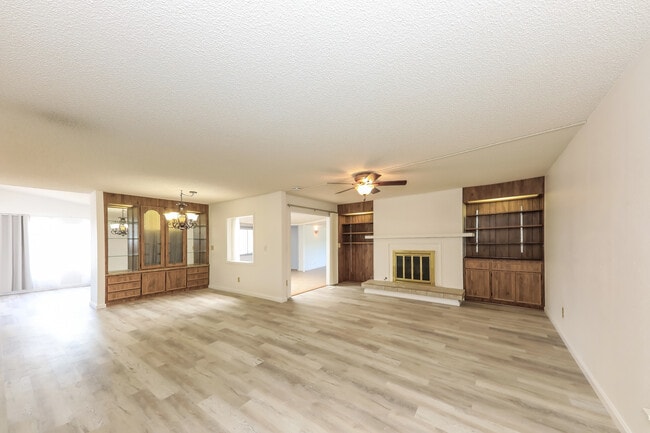 Building Photo - 2953 Manzanita Way
