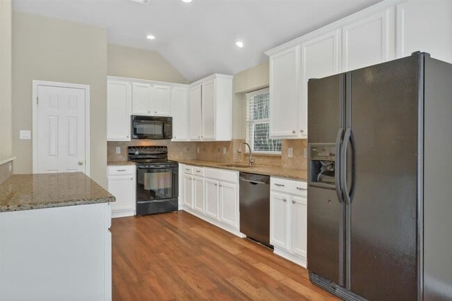 Building Photo - 6205 Clarion Dr