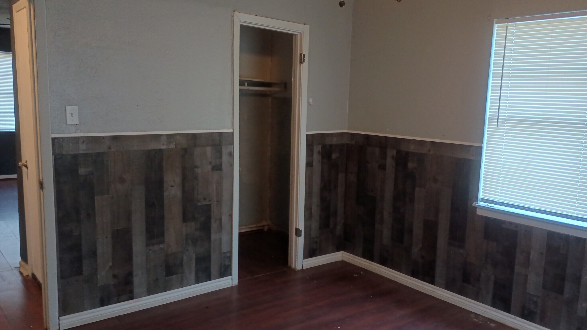 Master bedroom. - 1406 Greenwood Ave