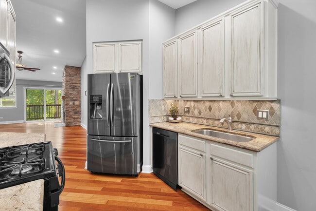 Building Photo - 53 Samuel Dr