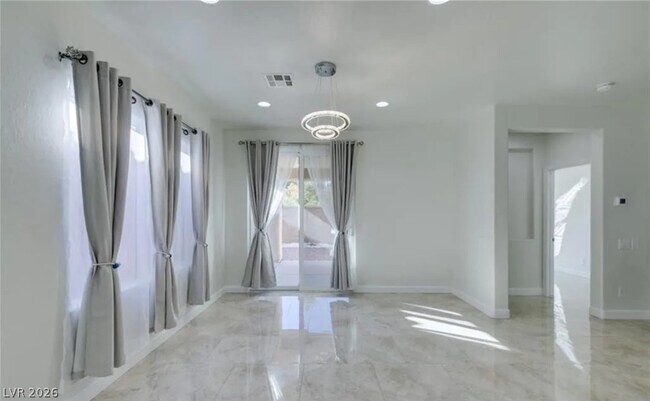 Building Photo - 2659 Lochleven Way