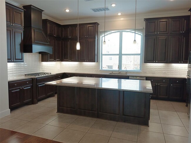 Building Photo - 3611 Somerset York Ln