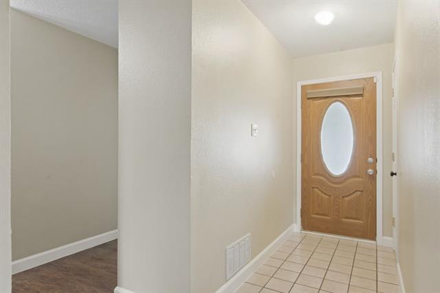 Building Photo - 2502 Cranberry Ln