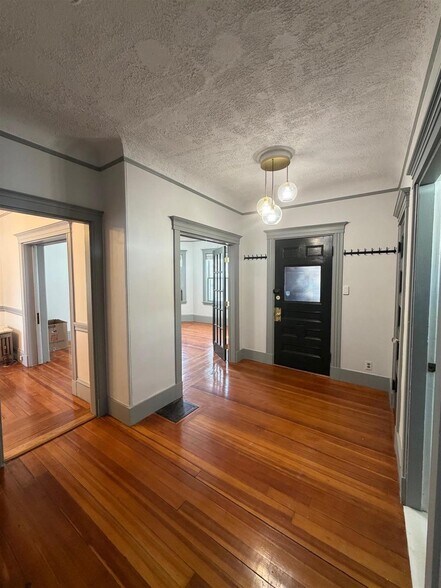 Building Photo - 27 Gilman Ter