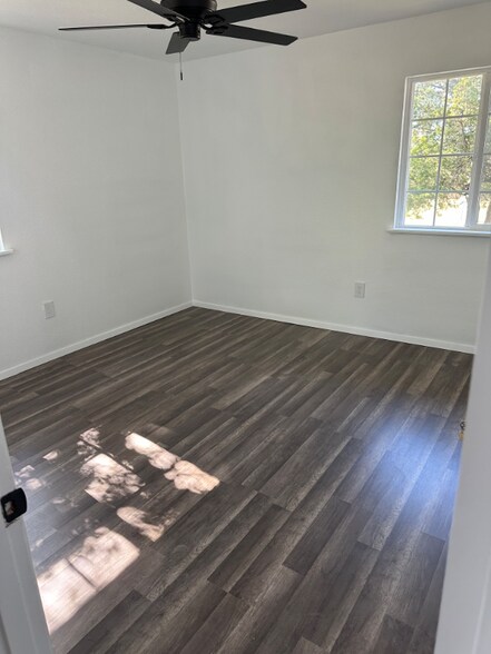 Primary Photo - 1705 NW 48th St