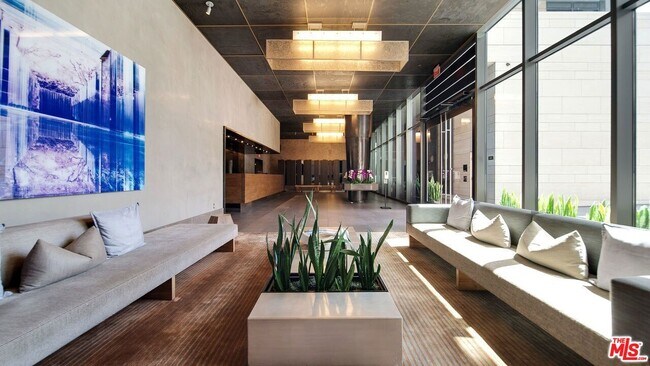 Building Photo - 1755 Ocean Ave