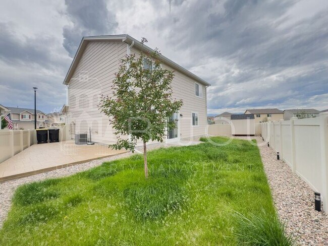 Building Photo - 7458 Primavera Ln