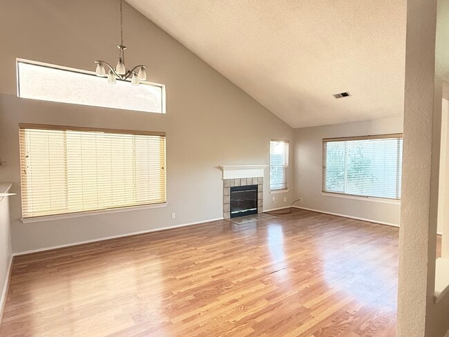 Building Photo - 1143 Lerma Ln