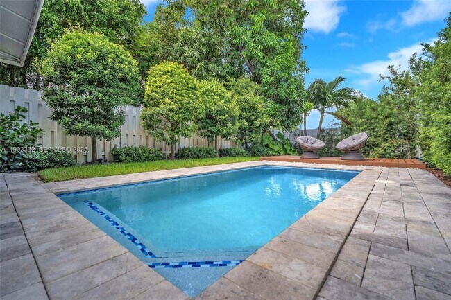 Building Photo - 3167 SW 25th St