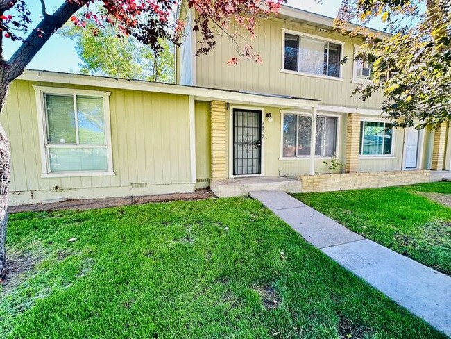 Building Photo - 845 Ridgewood Dr