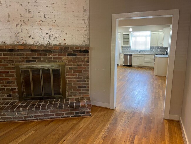 Building Photo - 760 W Ashland Ave NE