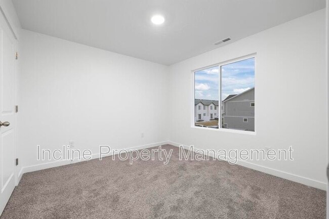 Building Photo - 282 Tack Ln