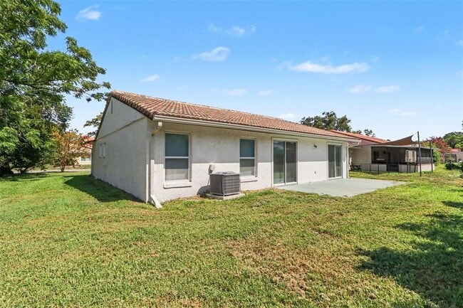 Building Photo - 10157 Bluff Ct