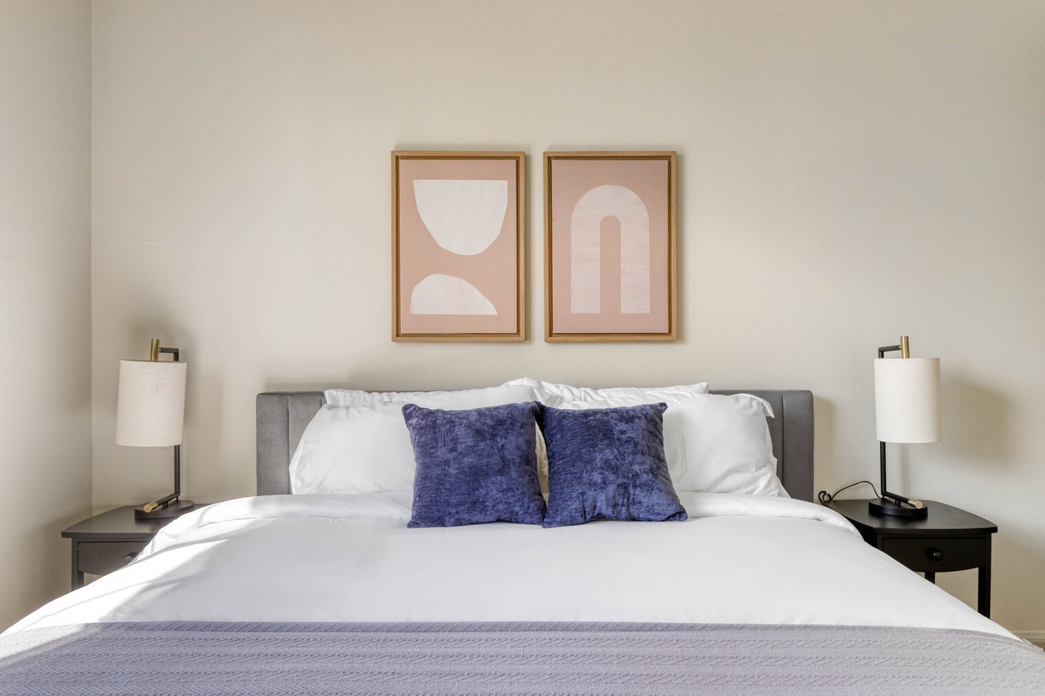 Building Photo - 1561 S Barrington Ave