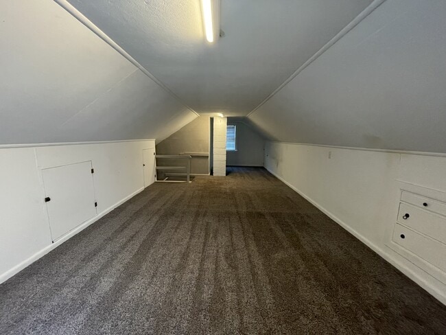 Building Photo - 162 Oak Grove Dr