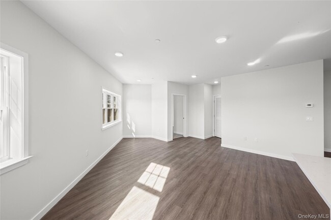 Building Photo - 227 4th Ave