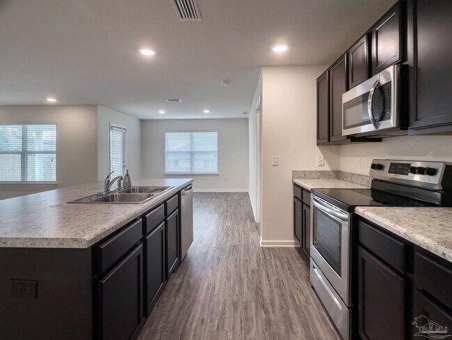 Building Photo - 5760 Blackhorse Cir