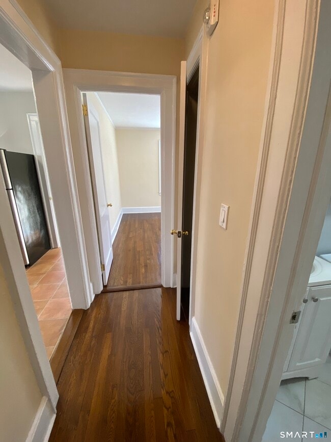 Building Photo - 410 West Ave