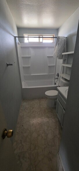 Building Photo - 15999 Orange St