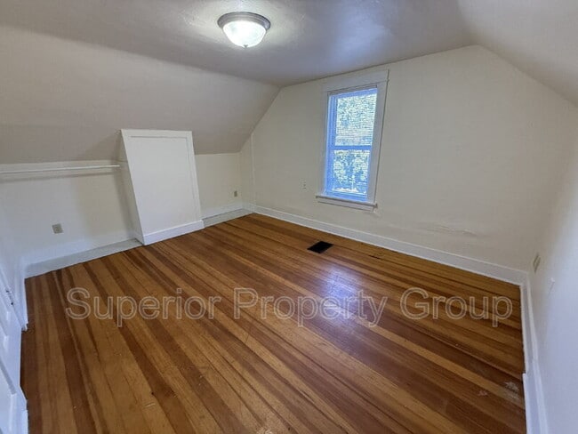 Building Photo - 18 N Fair Oaks Ave