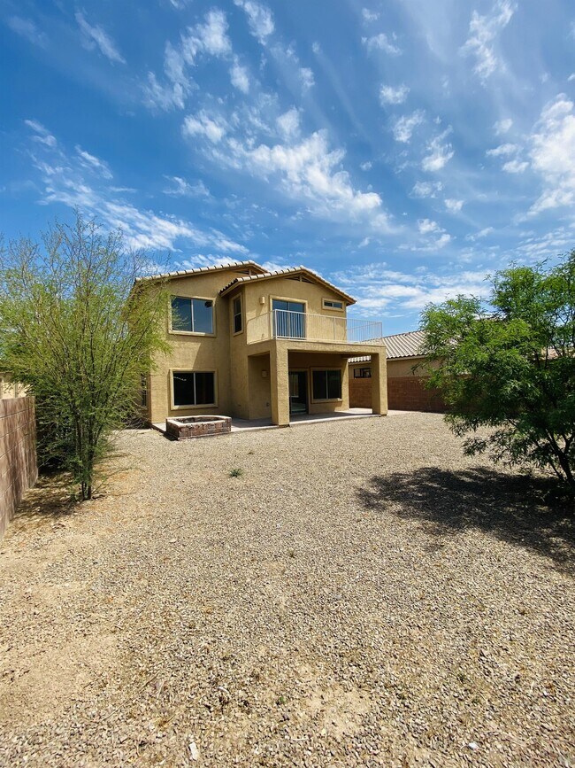 Building Photo - 11879 W Fontenelle Dr