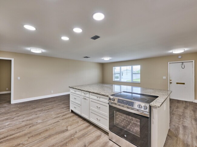 Building Photo - 2081 SW 13th Terrace
