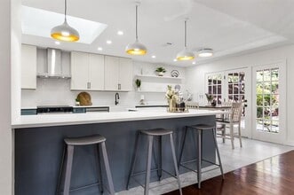 Building Photo - 6005 Daven Oaks Dr