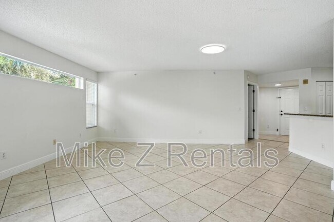 Building Photo - 8880 Colonnades Ct W
