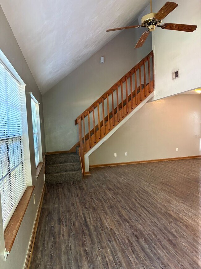 Building Photo - 724 Gold Nugget Trail