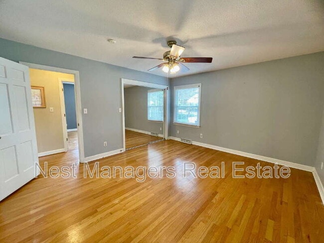 Building Photo - 2514 Dartmouth Dr