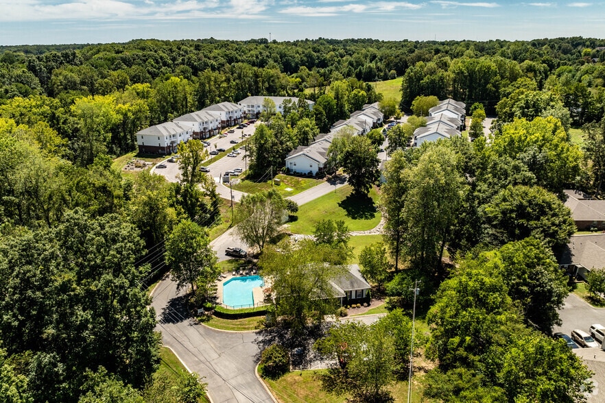 Aerial Photo - East Forest Park