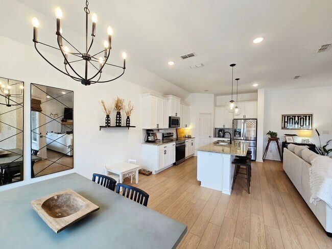 Building Photo - Coming Soon! Stunning 4 Bed 2 Bath on Almost an Acre in Flint!