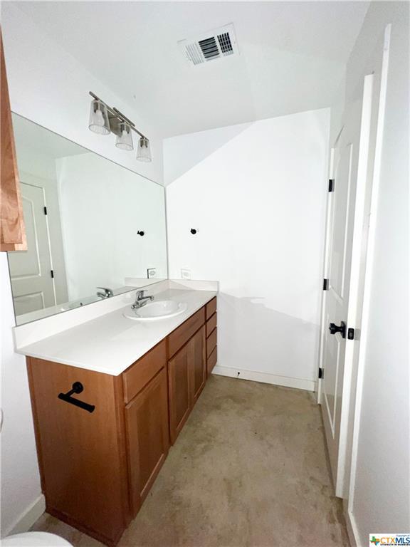 Building Photo - 301 N LBJ Dr