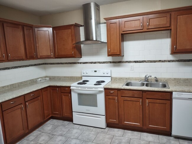 Building Photo - 1417 N 31st St