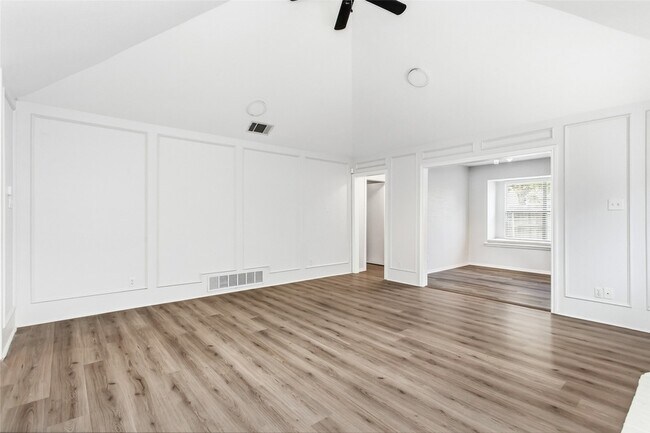 Building Photo - 1016 Willowbrook Trail