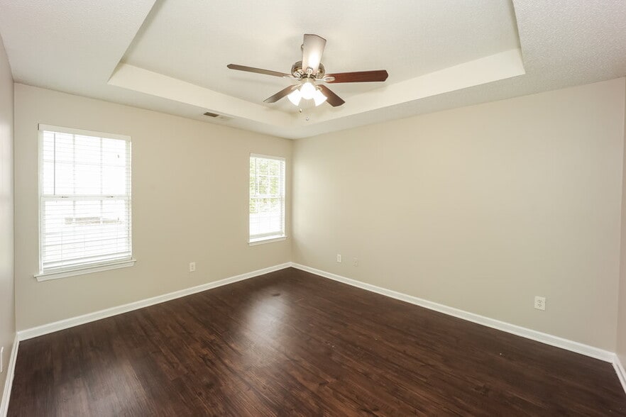 Building Photo - 725 Cherry Branch Cir