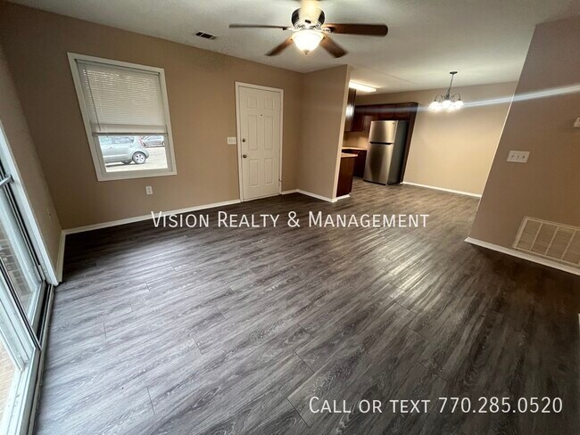 Building Photo - 12 S Creek Rd