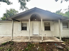 Building Photo - H27