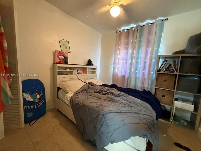 Building Photo - 2032 NE 167th St