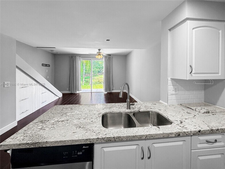 Primary Photo - 1606 Veracruz Ln