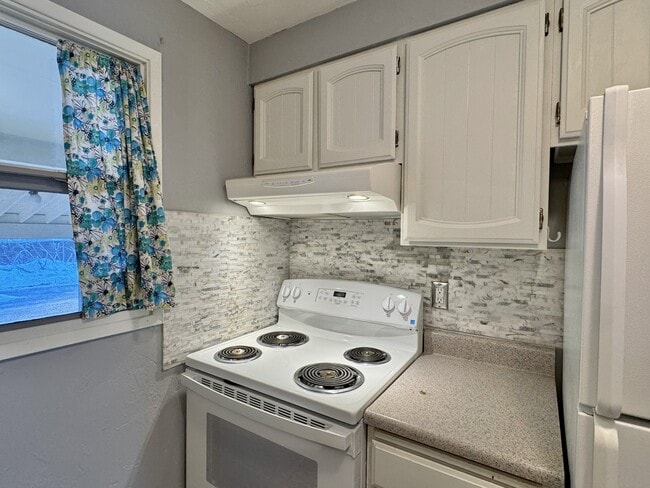 Building Photo - 3264 Mendenhall Loop Rd