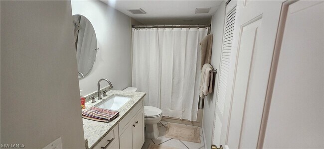 Building Photo - 228 Fox Glen Dr